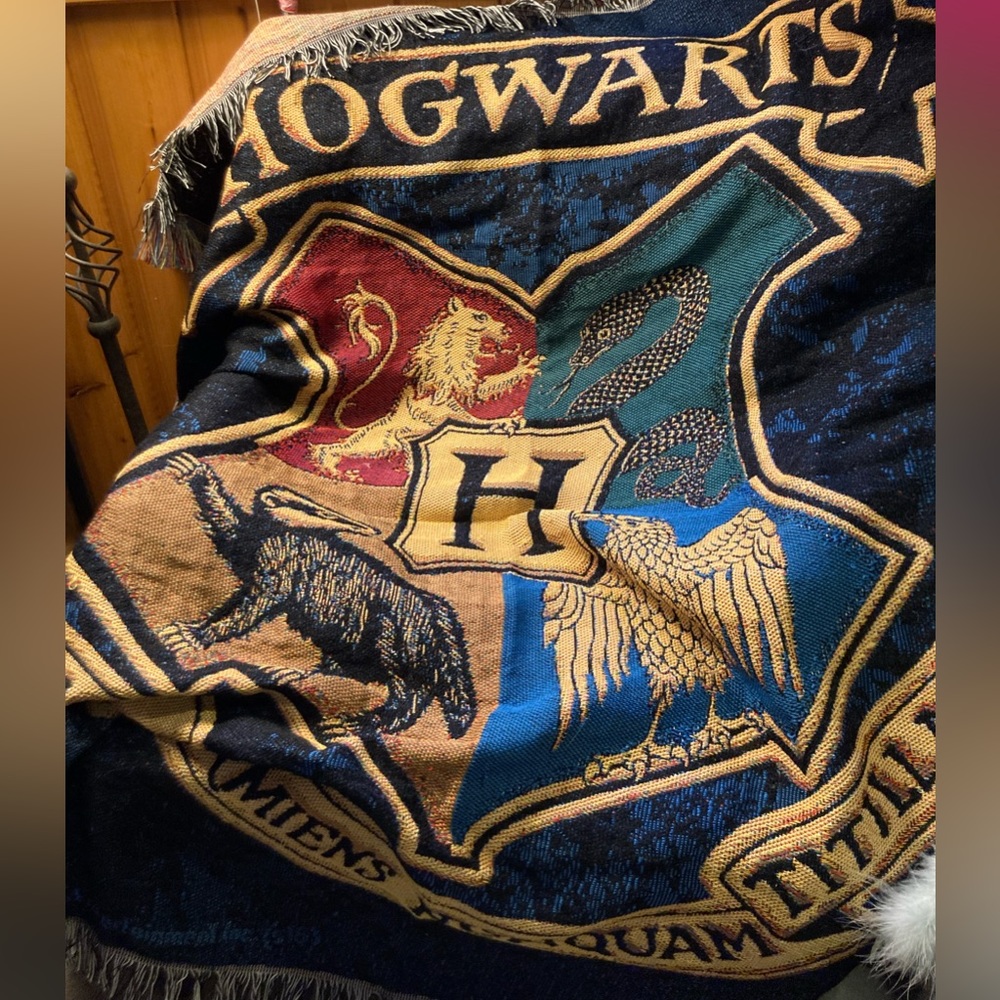 Hogwarts blanket throw, 48x60